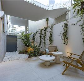 Selection of 5 bedroom seafront villas with pool on Ciovo near Trogir, sleeps 10